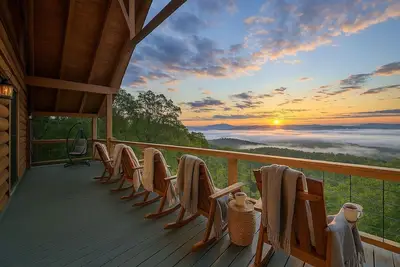 Image de Luxe Cabin | Hot Tub Deck Views Near Blue Ridge