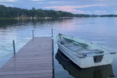 Image de Charming and Eclectic Lakefront Cottage. Kayak. Bike Ride. Bonfire. Fish. #Lakelife