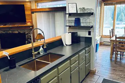 Image de Cozy Mountain Condo – Perfect for Families & Outdoor Fun!