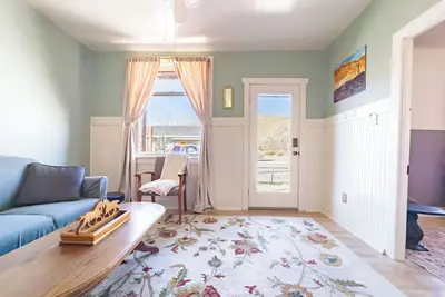 Image de Charming 2-bedroom cottage with WiFi, Ac in welcoming Helper