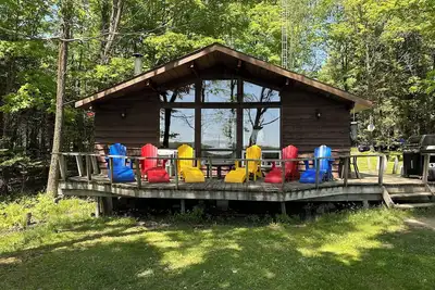 Image de Charming 3-bedroom Island View Cottage in pleasant Magnetawan with WiFi, Ac