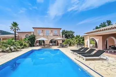 Image de Villa la Lanterne pool, jacuzzi, bocce ball and stunning mountain views