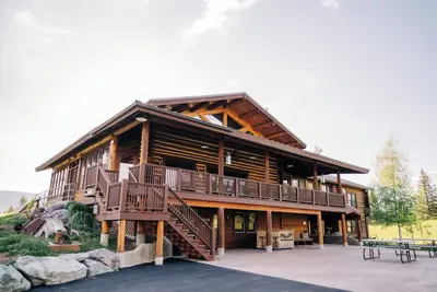 Image de Homesteader's Cabin with Loft