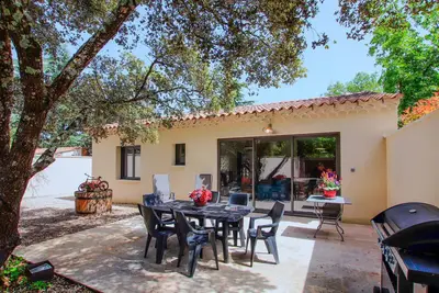 Image de Charmant Mazet Provençal