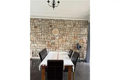 Image de Fully furnished three-bedroomed haven moments from breath-taking Victoria Falls