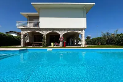 Image de Villa Marina - Risveglio Vista Lago con Piscina