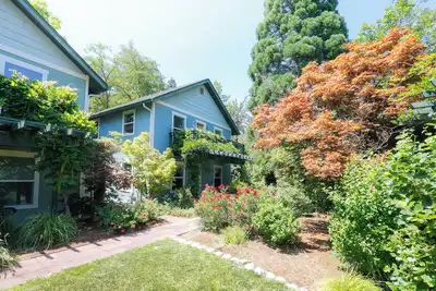 Image de Abbott'S Cottages- The Bluejay. 3 bedroom/2 bath in walking distance to downtown