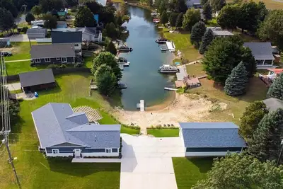 Image de Beachfront 5-bedroom vacation home