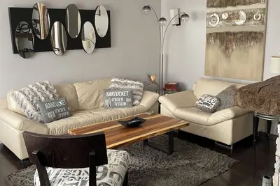 Image de Cozy Urban Getaway – Close to Everything