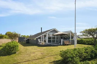 Image de Cozy summer house in Føns with sea view