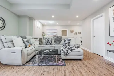 Image de Spacious 2br Apt in Queensway & Cliff Road near Airport