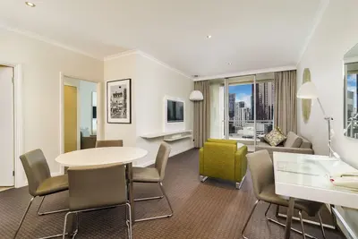 Image de Rise & Shine in our 2b RiverView with the best of Melbourne Cbd on your doorstep