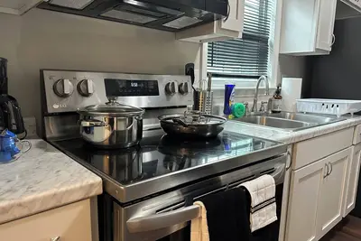 Image de The Westfield - Cozy Downtown Greer Retreat