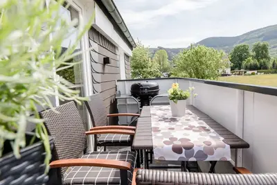 Image de Appartement 'Kurparkblicksauerland' avec vue sur les montagnes, Wi-Fi et climatisation