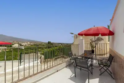Maison de vacances 'Cueva' avec vue sur les montagnes, terrasse privée et Wi-Fi