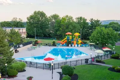 Image de Cozy Pet-Friendly Rooms w/ Playground – Near Hersheypark Fun!