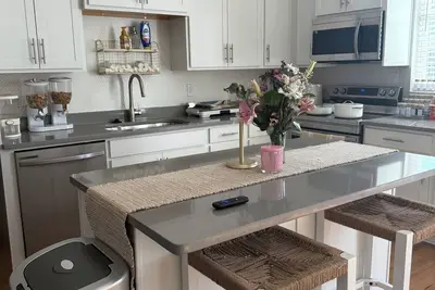 Image de Home away from Home. Charming 3-bedroom townhome in the heart of Chattanooga