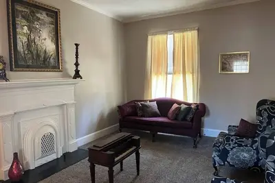 Image de Complete your historical tour of Selma by living in an 1862 antebellum home.