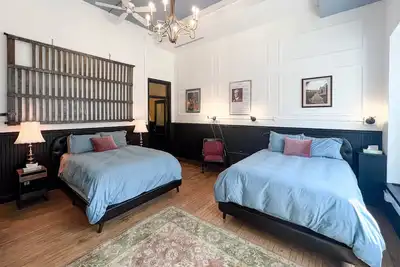 Image de Oliver Inn | Suite 6 | Guilford & Caroline Hartley