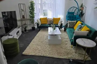 Image de Glams luxury stylish apartment \nminute walk to west park&the city center outlet.