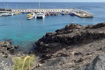 Image de 1 Bedroom apartment, sea views, old town, 30m from the boardwalk.