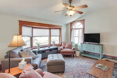 Image de Historic St Paul Home Between Twin Cities!