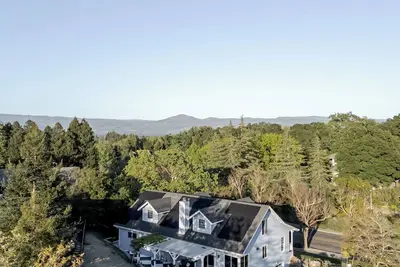 Image de New Napa Gem, Hot Tub, Office, Grill, Views