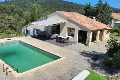 Image de Maison  avec vue pour 8 personnes en Provence verte 30mm de la mer