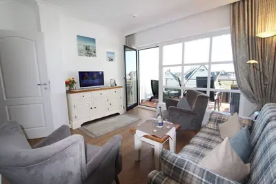 Image de Modern furnished vacation apartment on two levels in the heart of Wenningstedt