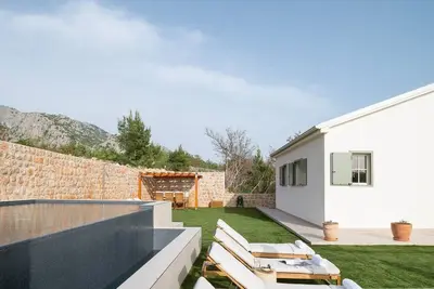 Image de Luxury Villa Casa Sorelle seaview infinity heated pool, bbq, family