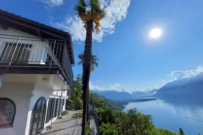 Image de Spacious single-family house, newly renovated in 2016 on fantastic, quiet hillsi
