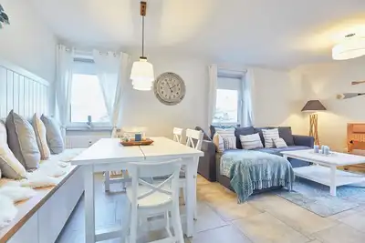 Image de Tastefully and modernly furnished apartment, close to the center.