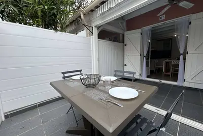 Image de Villa T2 cabine climatisée avec parking, proche mer