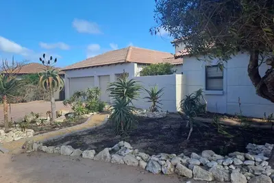 Image de Serene house is an upmarket Villa in the heart of nature's Langebaan golf estate
