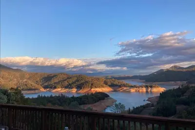 Image de Beautiful Home Above Lake Shasta