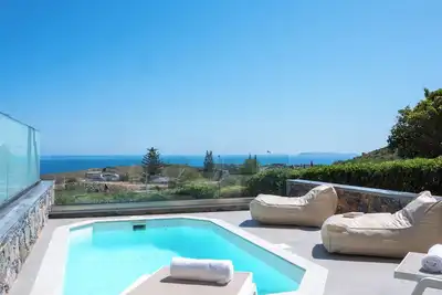 Image de La mer De Crete suite  private pool & sea view!