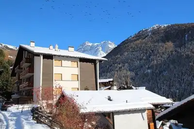 Image de Joli appartement de 65 m2 au 1er étage de la résidence Solalp. Accès au funiculaire en 5 minutes à p