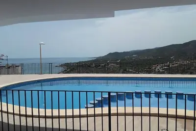 Image de Duplex 90m2 vue mer calme  10' à pied mer centre