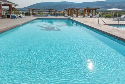 Image de Walk to the pools - 2 King master suites - 4 bedrooms 3. 5 Baths