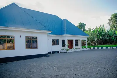 Image de Spacious 4-bedroom apartment in peaceful Arusha with WiFi