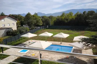 Image de Luxury 12-Bed Villa w/ Ac Heated Pool & Ev Charger – Near Mostar & Kravice Falls