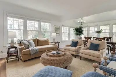 Image de Beautifully Decorated 3 Bedroom Retreat in the Heart of Downtown