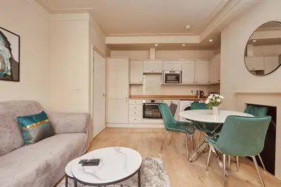 Image de Appartement-de Luxe-Salle de bain privée séparée-Flat 3 George Street