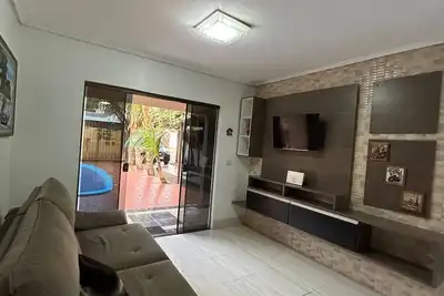 Image de Cozy House with Pool and Gourmet Area - Near the Falls and Argentina