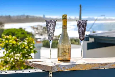 Image de Luxe on the Beach – Coastal Elegance with Rooftop