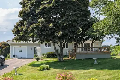 Image de Charming 3-bedroom Home w/ WiFi, Ac in Adorable Hampton-Victoria by the Sea