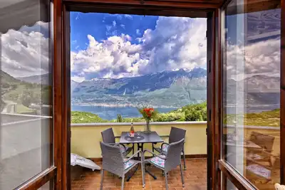 Image de Appartamento Oleandro by Theater Home - with marvellous lake view
