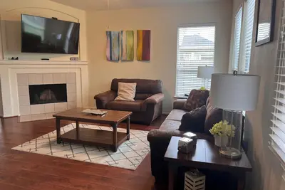 Image de Beautiful One floor 3-bedroom house with an Office