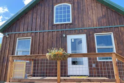 Image de Quiet 2-bedroom country cabin with scenic views 3 miles from Norwich Ny.