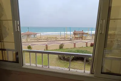 Image de Beachfront Stay in El Maamoura, Alexandria – First Row with Sea & Garden Views